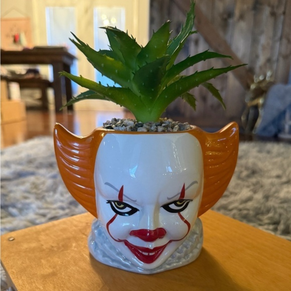 IT Horror Movie PENNYWISE Halloween Clown Faux Plant Succulant Planter Ceramic